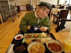 昼食バイキング.JPG